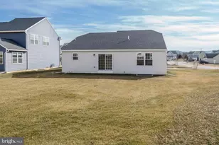 304 Amberleigh Ln, Shippensburg, PA 17257 - Photo 3