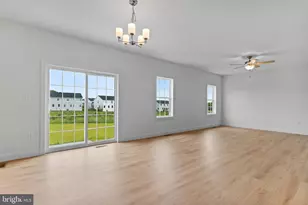 537 Coral Bells Dr, Mechanicsburg, PA 17055 - Photo 3