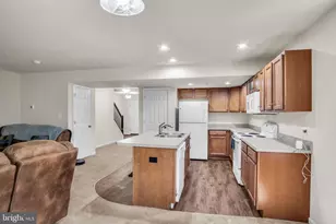 343 Melbourne Ln, Mechanicsburg, PA 17055 - Photo 5