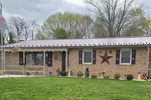 109 Sycamore Dr, Mount Holly Springs, PA 17065 - Photo 1