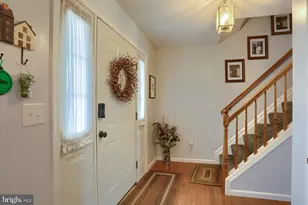 921 Maplewood Ln, Enola, PA 17025 - Photo 5
