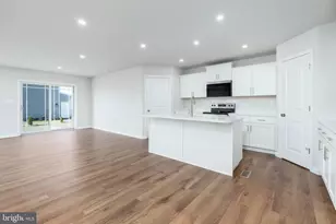 806 Greenwich Ln, Shippensburg, PA 17257 - Photo 9