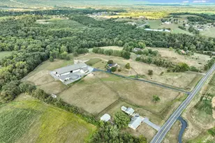 211 W Middlesex Dr, Carlisle, PA 17013 - Photo 3