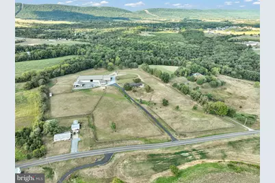 211 W Middlesex Drive, Carlisle, PA 17013 - Photo 3