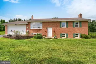 560 Boxwood Ln, Carlisle, PA 17015 - Photo 1