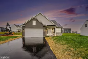 4 Family Dr, Carlisle, PA 17013 - Photo 1
