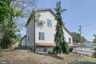 305 W Shady Ln, Enola, PA 17025 - Photo 5