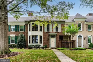 48 Devonshire Square, Mechanicsburg, PA 17050 - Photo 1