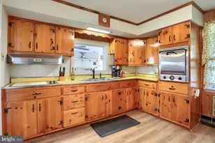 950 W Trindle Rd, Mechanicsburg, PA 17055 - Photo 9