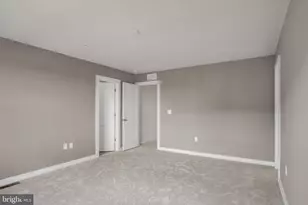 2141 S Autumn Chase Dr, Mechanicsburg, PA 17055 - Photo 9