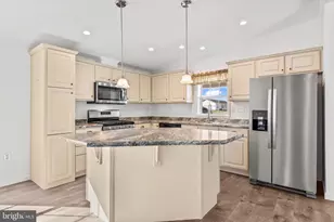 22 Burke Dr, Shippensburg, PA 17257 - Photo 7