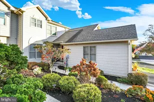 1402 Red Maple Ct, New Cumberland, PA 17070 - Photo 3