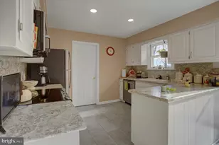 300 Acre Dr, Carlisle, PA 17013 - Photo 23