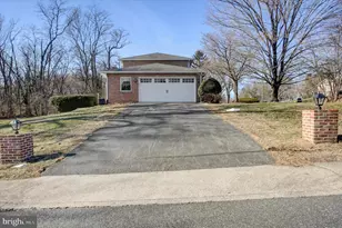 300 Acre Dr, Carlisle, PA 17013 - Photo 17
