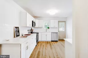 929 Nixon Dr, Mechanicsburg, PA 17055 - Photo 9