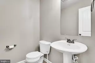 648 N College St, Carlisle, PA 17013 - Photo 23