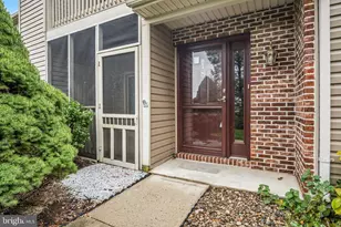 18 Wiltshire E St, Carlisle, PA 17015 - Photo 3