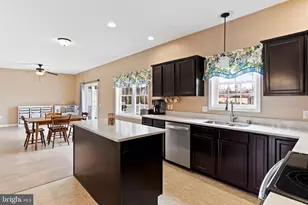 1110 Shannon Ln, Carlisle, PA 17013 - Photo 17