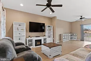 1110 Shannon Ln, Carlisle, PA 17013 - Photo 21