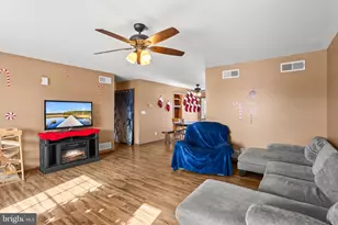 102 Deerview Dr, Newville, PA 17241 - Photo 11