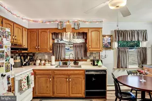 301 Mt Allen Dr, Mechanicsburg, PA 17055 - Photo 7