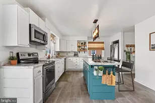 208 Ridge Hill Rd, Mechanicsburg, PA 17050 - Photo 3