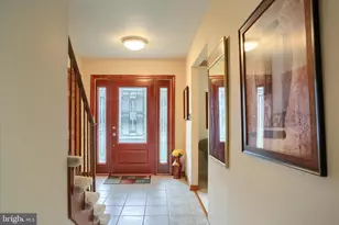 516 Lamp Post Ln, Camp Hill, PA 17011 - Photo 5