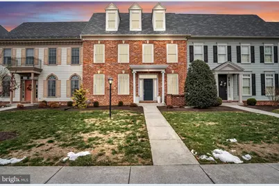 6 Jamestown Square, Mechanicsburg, PA 17050 - Photo 1