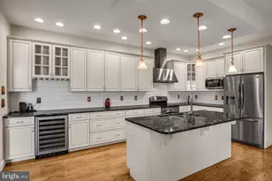 6 Jamestown Square, Mechanicsburg, PA 17050 - Photo 3