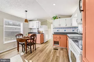 24 Hathaway Dr, Carlisle, PA 17015 - Photo 7