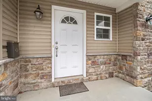 829 Spring Rock Ct, Mechanicsburg, PA 17055 - Photo 3