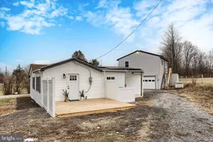 393 Sherwood Dr, Carlisle, PA 17015 - Photo 3