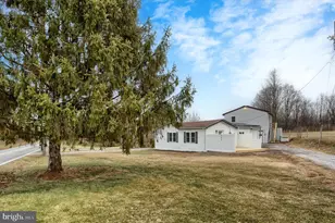 393 Sherwood Dr, Carlisle, PA 17015 - Photo 7