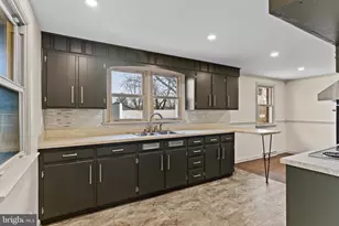 1913 Maplewood Dr, Carlisle, PA 17013 - Photo 13