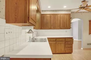 117 E Maplewood Ave, Mechanicsburg, PA 17055 - Photo 9