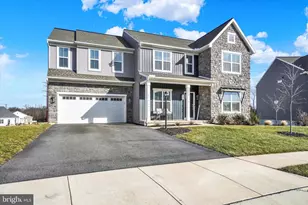 2072 N Autumn Chase Dr, Mechanicsburg, PA 17055 - Photo 1