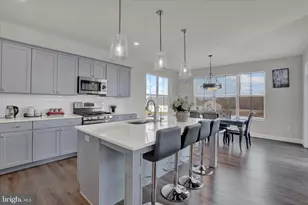 2072 N Autumn Chase Dr, Mechanicsburg, PA 17055 - Photo 5