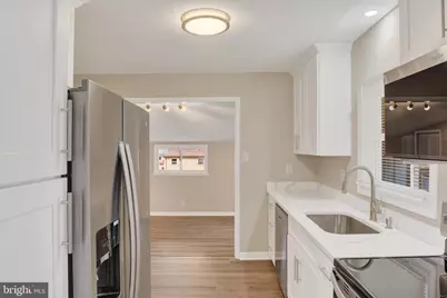 16 Essex Road, Camp Hill, PA 17011 - Photo 7