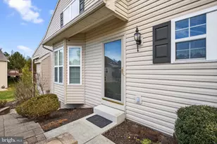 4375 Roth Farm Village Cir, Mechanicsburg, PA 17050 - Photo 5