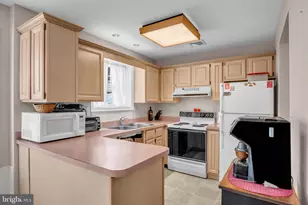 126 W Portland St, Mechanicsburg, PA 17055 - Photo 5