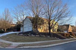 1014 S Waterford Way, Mechanicsburg, PA 17050 - Photo 3