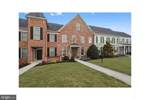 3 Jamestown Square, Mechanicsburg, PA 17050 - Photo 3