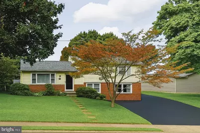 113 E Woodland Drive, Mechanicsburg, PA 17055 - Photo 1