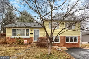 113 E Woodland Dr, Mechanicsburg, PA 17055 - Photo 3