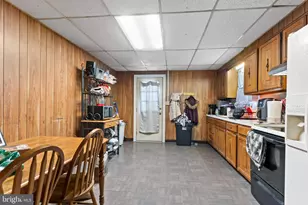 117 E Burd St, Shippensburg, PA 17257 - Photo 3