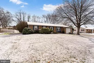 897 Emily Dr, Mechanicsburg, PA 17055 - Photo 3