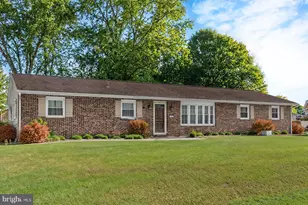 102 Fairway Dr, Mechanicsburg, PA 17055 - Photo 1