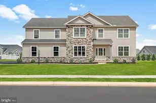 112 Kensington Pl, Mechanicsburg, PA 17050 - Photo 1