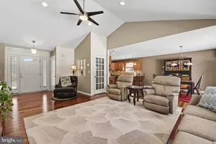 37 Blue Spruce Dr, Enola, PA 17025 - Photo 3