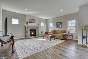 102 Berkshire Dr, Carlisle, PA 17015 - Photo 9